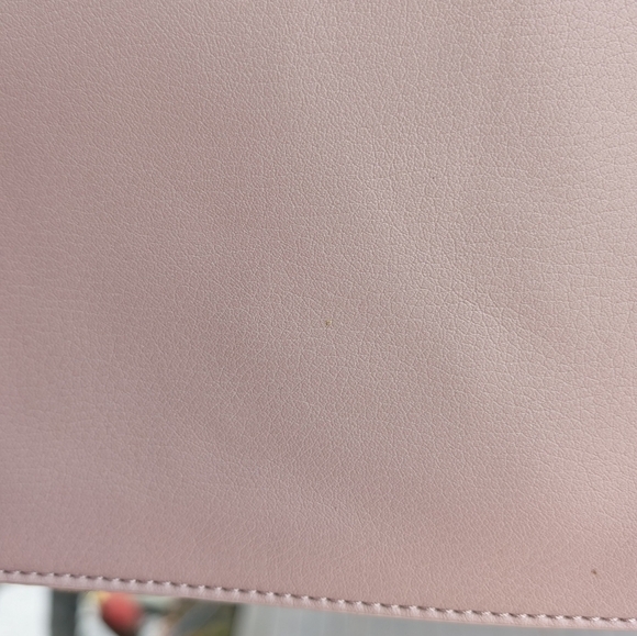 Elizabeth And James Beige Pouch (EUC) - Picture 4 of 11